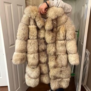 Luxurious Tan Fur Coat